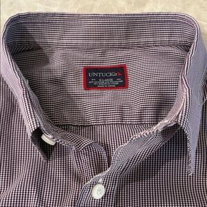 Men’s Untuckit shirt.